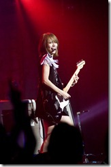scandal_Haruna_baby_action_tour_2011_02