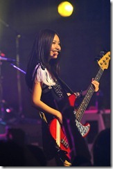 scandal_Tomomi_baby_action_tour_2011_14