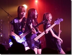 scandal_baby_action_tour_2011_04