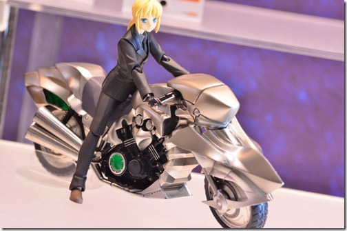 fate-zero-saber-moto-cuirassier-figma-2012