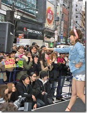 t-ara-roly-poly-guerilla-live-shibuya-109-03