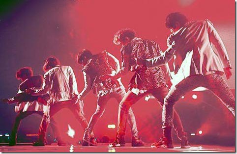 shinee-world-2012-japan-arena-tour-splash