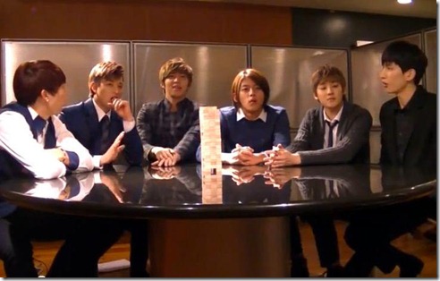 u-kiss-alone-jenga-pv